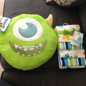 Disney’s Monsters Inc. Mike pillow & blanket set